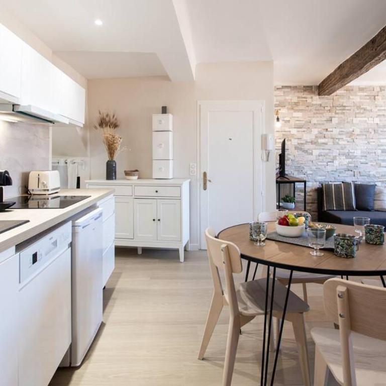 L16 Suite Malonat Vieux Nice 1 min Mer/ 2 chbres & AC - Appartement 2 Chambres - 14