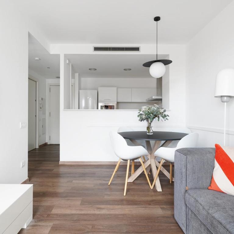 Numa Barcelona Colmena - 1 Bedroom Apartment with Balcony and Sofa Bed - 7