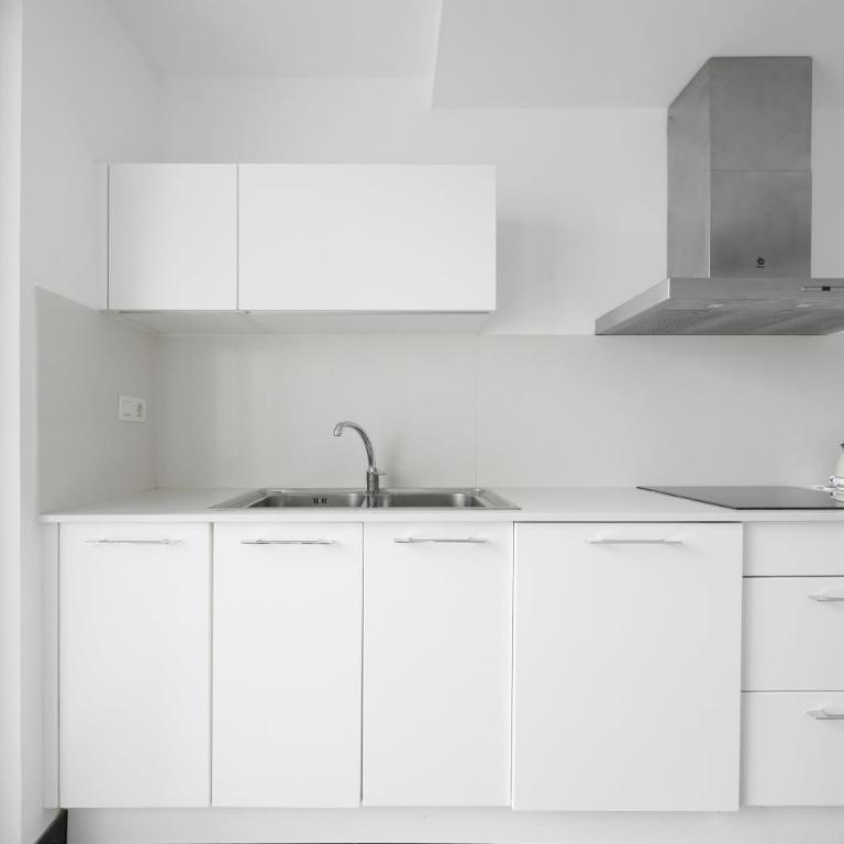 Numa Barcelona Colmena - Large 2 Bedroom Apartment with Balcony and Sofa Bed - 9