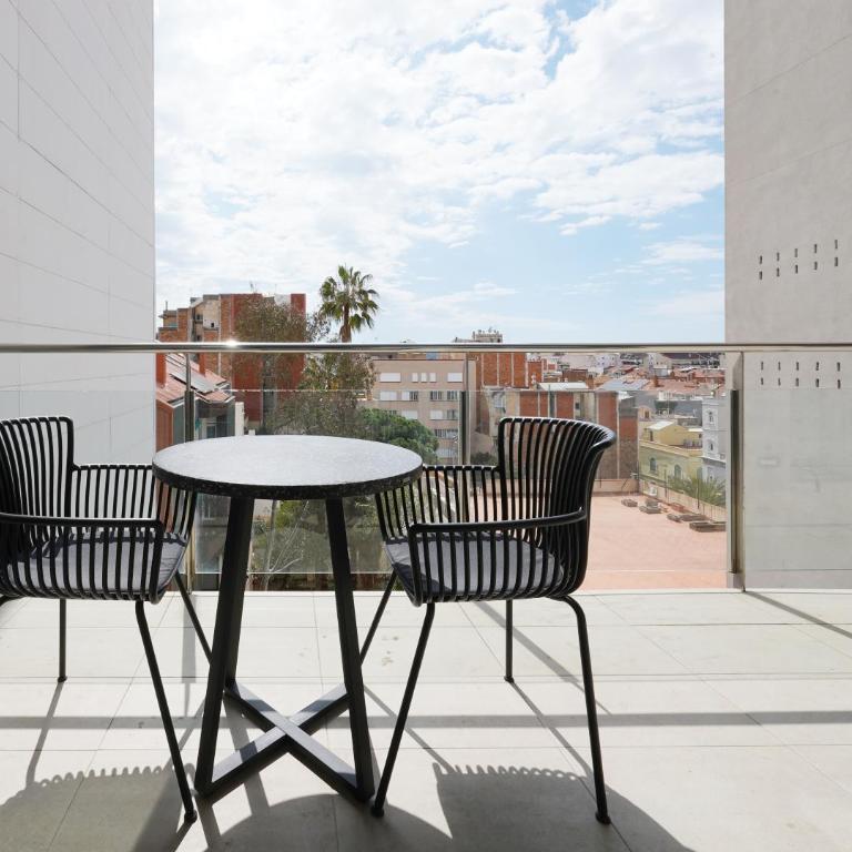 Numa Barcelona Colmena - Large 2 Bedroom Apartment with Balcony and Sofa Bed - 7