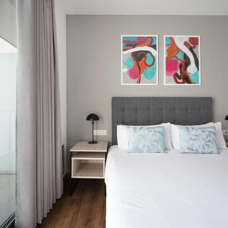 Numa Barcelona Colmena - Large 2 Bedroom Apartment with Balcony and Sofa Bed - 8