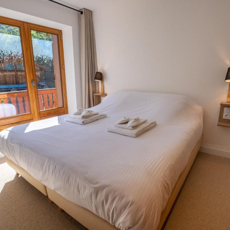 Chalet rénové et calme avec cheminée et parking couvert - FR-1-688-17 - Chalet - 6