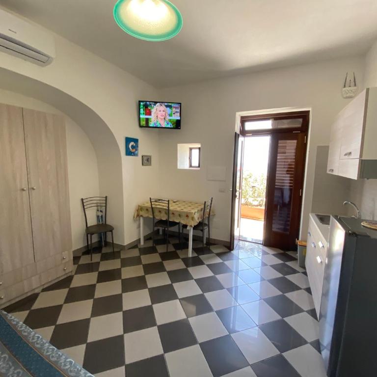 LIPARI by the Port (A) - (Holiday Housing) - Appartamento Monolocale con Vista Mare - 17