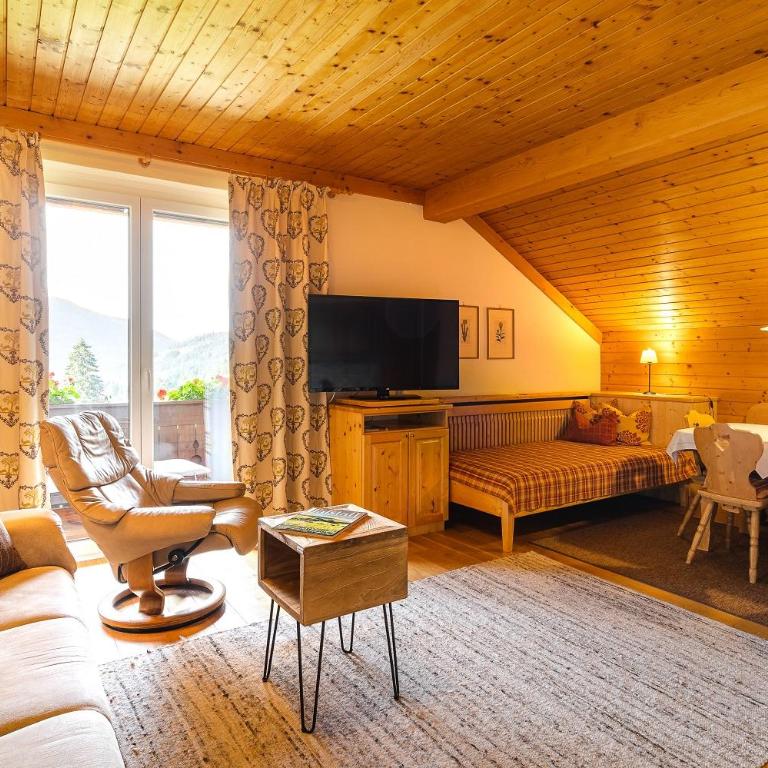 Gasthof-Appartements Sportalm - Großes Apartment mit 2 Schlafzimmern und einem Balkon - 4