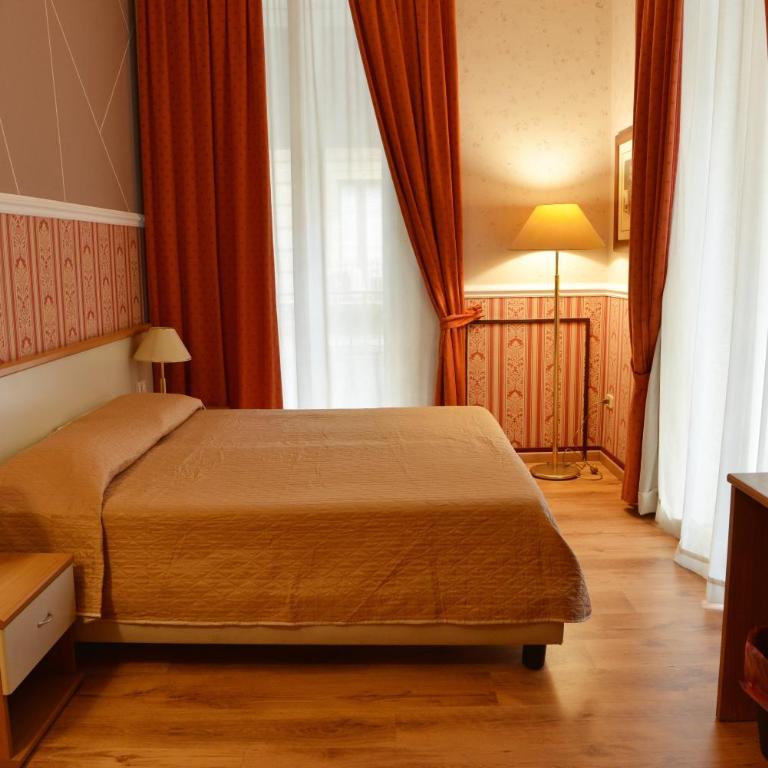 Catania Centro Rooms - Deluxe Double or Twin Room with Balcony - 2