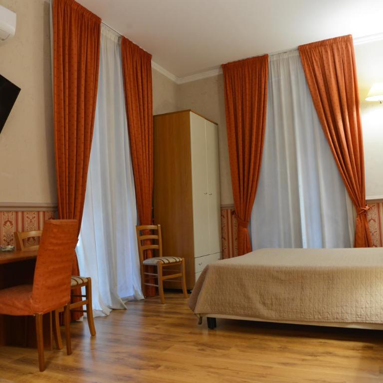 Catania Centro Rooms - Deluxe Double or Twin Room with Balcony - 6