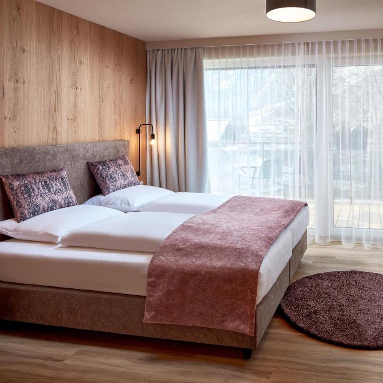 HOTEL SONNBLICK Kaprun, Salzburg - including Summer Card - Deluxe Zimmer mit Kingsize-Bett - 4