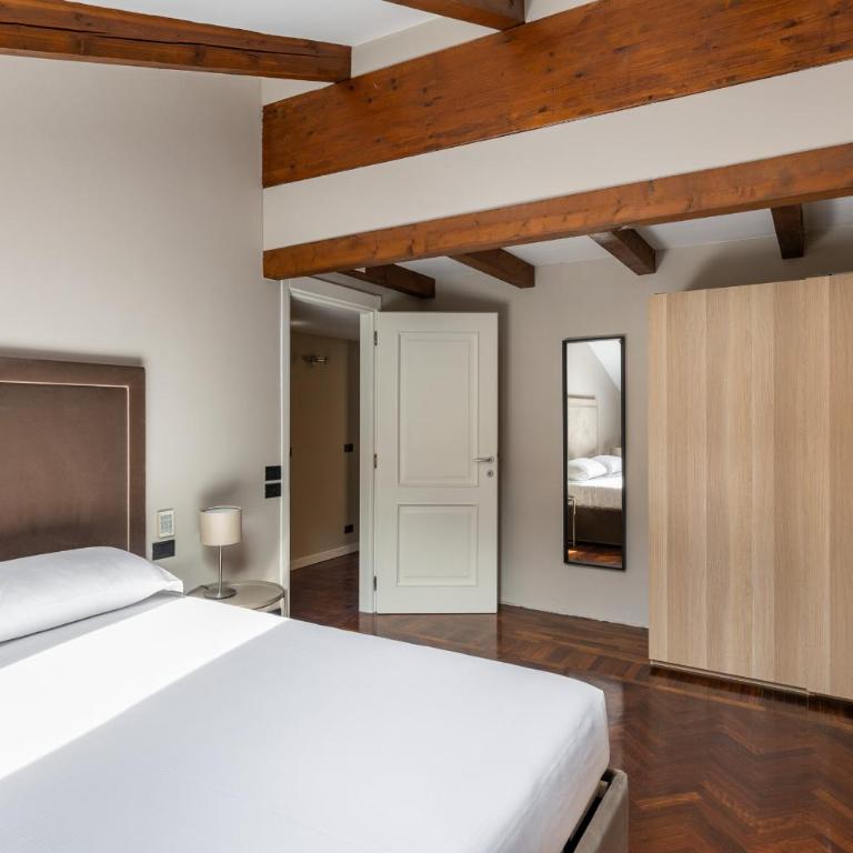 Wooden design Apartment by Wonderful Italy - Two-Bedroom Apartment - 17