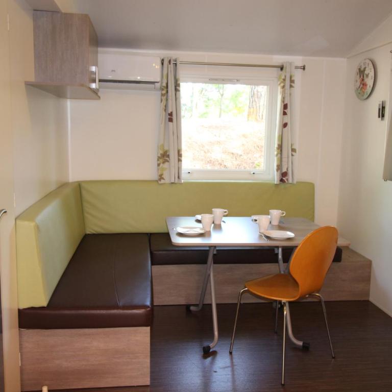 Harbers zonvakanties chalets met airco camping Leï Suves Roquebrune sur Argens - Chalet 3 Chambres - 17