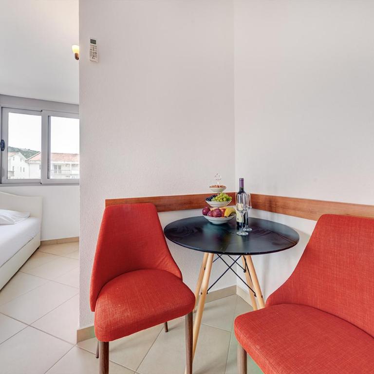 Delfin Apartments - Dvokrevetna Soba sa Bračnim Krevetom i Balkonom - 5