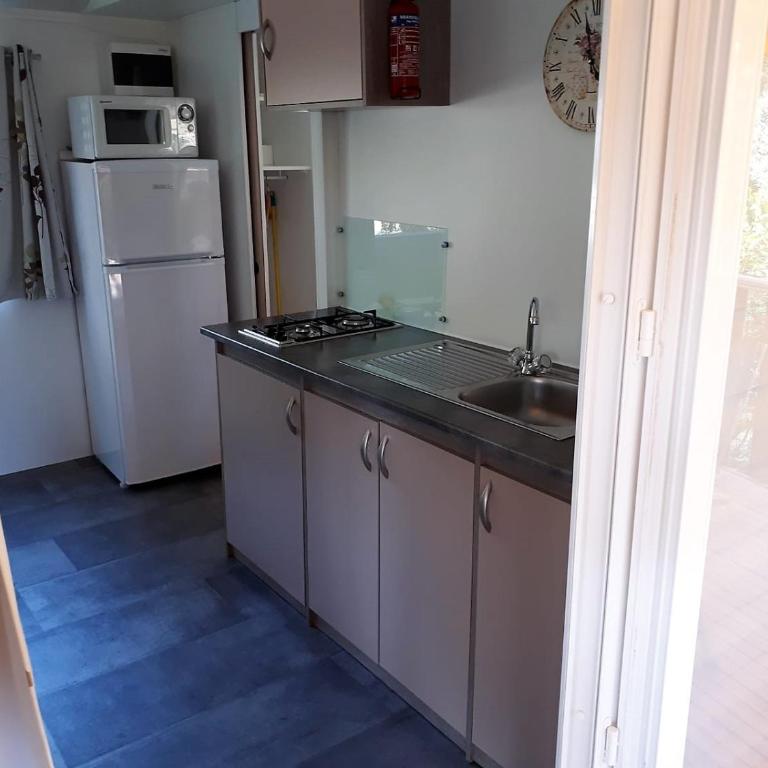 Harbers zonvakanties chalets met airco camping Leï Suves Roquebrune sur Argens - Chalet 3 Chambres - 17