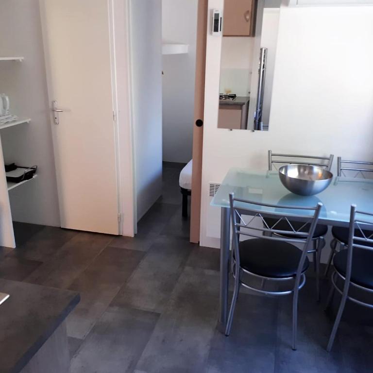 Harbers zonvakanties chalets met airco camping Leï Suves Roquebrune sur Argens - Chalet 3 Chambres - 16