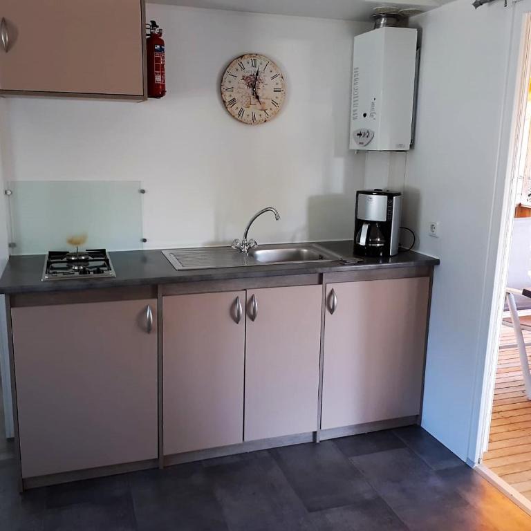 Harbers zonvakanties chalets met airco camping Leï Suves Roquebrune sur Argens - Chalet 3 Chambres - 19