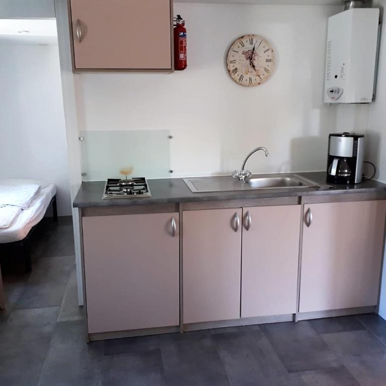 Harbers zonvakanties chalets met airco camping Leï Suves Roquebrune sur Argens - Chalet 3 Chambres - 23