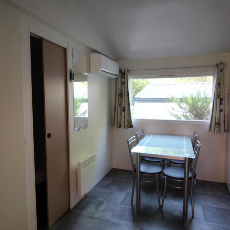 Harbers zonvakanties chalets met airco camping Leï Suves Roquebrune sur Argens - Chalet 3 Chambres - 26