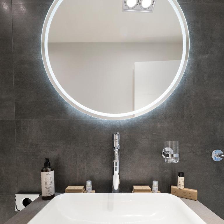 Savoia Rooms Roma - Chambre Lit Queen-Size avec Balcon - 8