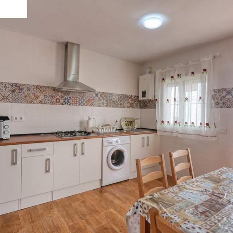 Alojamiento Gardenia 200m de la playa, Aire Acondicionado WiFi y WiFi solo familias y parejas - Casa de 2 dormitorios - 14