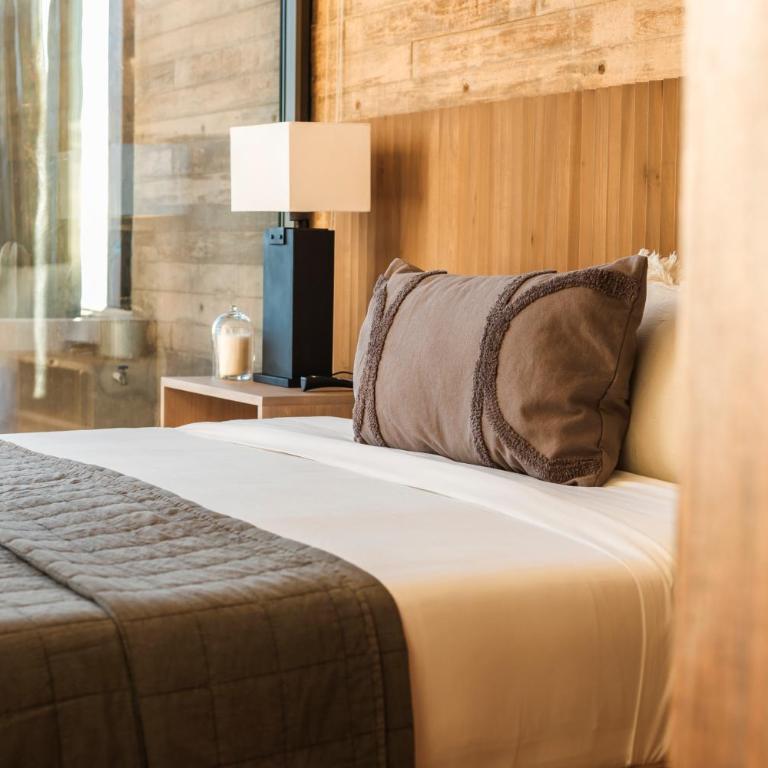 Private Hot Tub - Ocean View - GYM - Free Parking - Three-Bedroom Apartment - 40