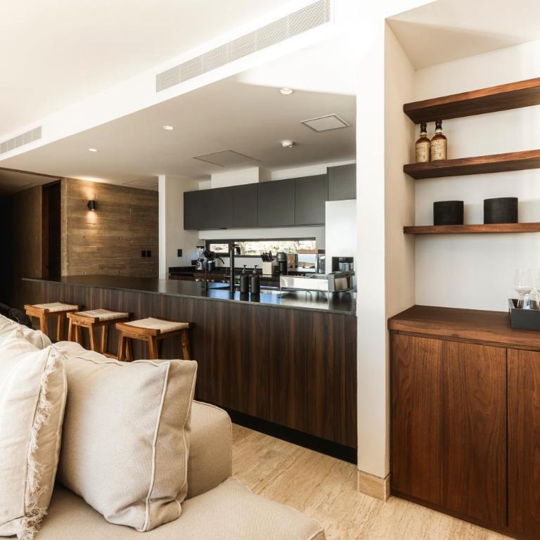 Private Hot Tub - Ocean View - GYM - Free Parking - Three-Bedroom Apartment - 45