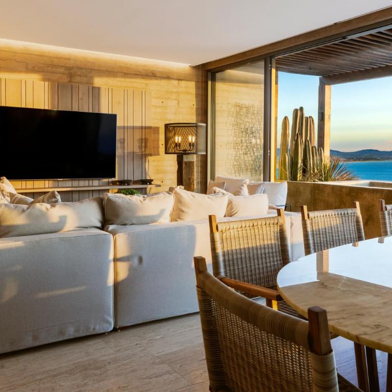 Private Hot Tub - Ocean View - GYM - Free Parking - Three-Bedroom Apartment - 47