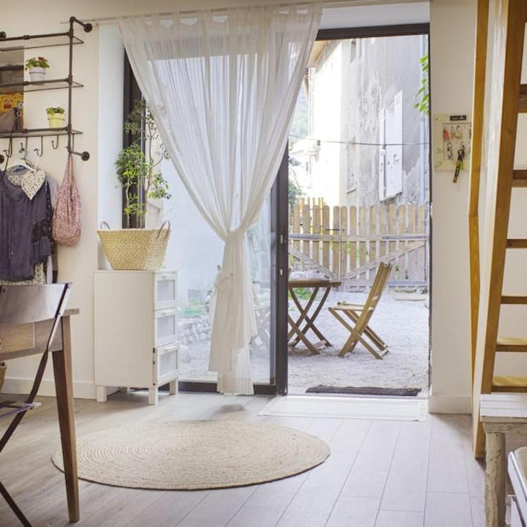 Duplex dans village avec jardin - Maison 1 Chambre - 1