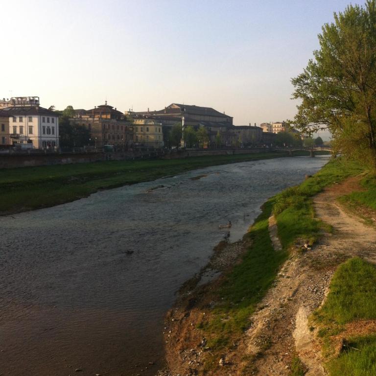 Apartment Ponte delle Nazioni - Appartamento con 2 Camere da Letto e Balcone - 20
