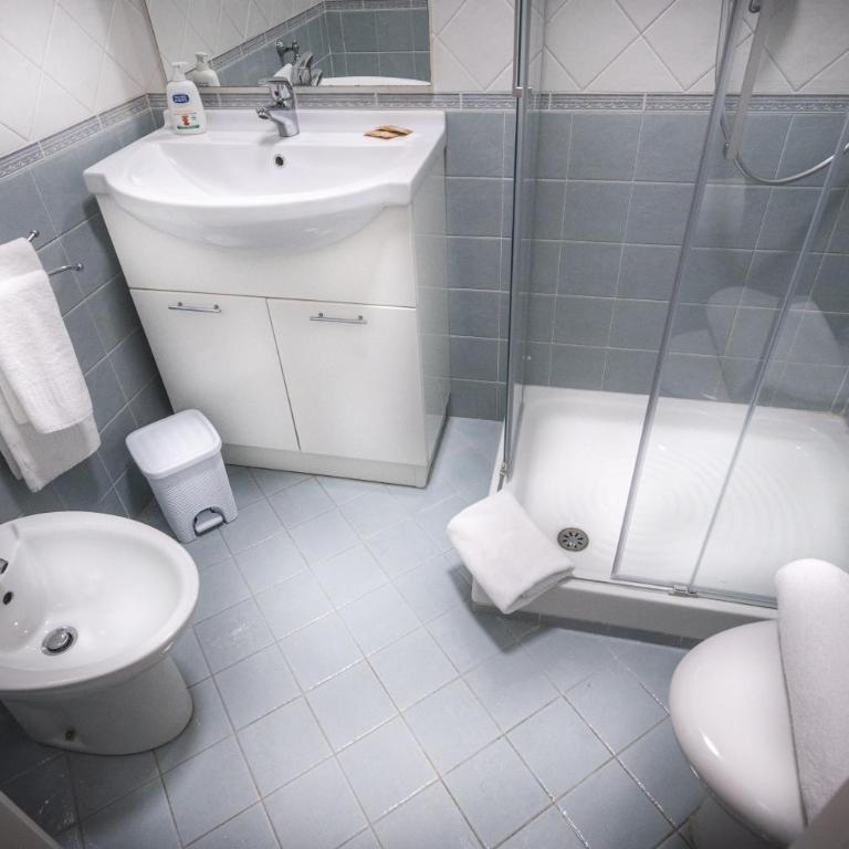 Apartment Giuliani - Three-Bedroom Apartment - 5