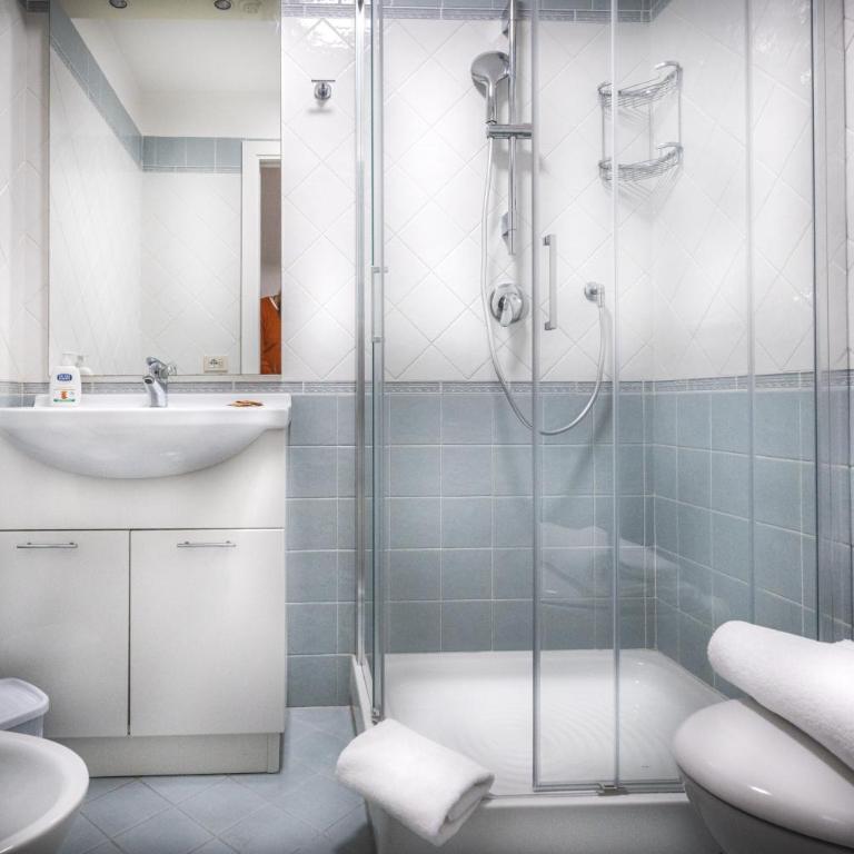 Apartment Giuliani - Three-Bedroom Apartment - 7