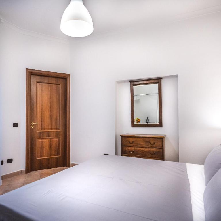 Apartment Giuliani - Three-Bedroom Apartment - 15