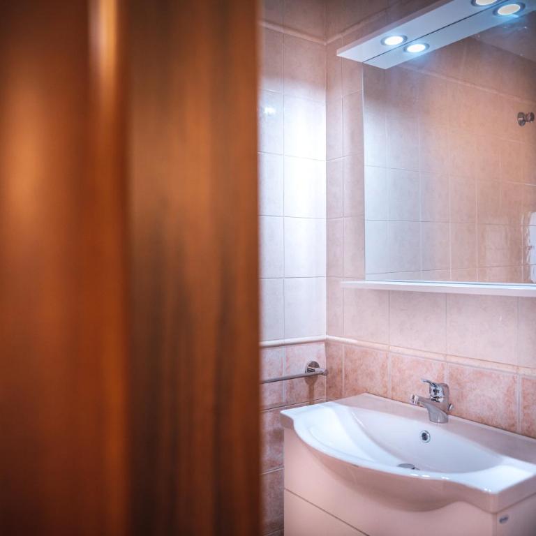 Apartment Giuliani - Three-Bedroom Apartment - 21