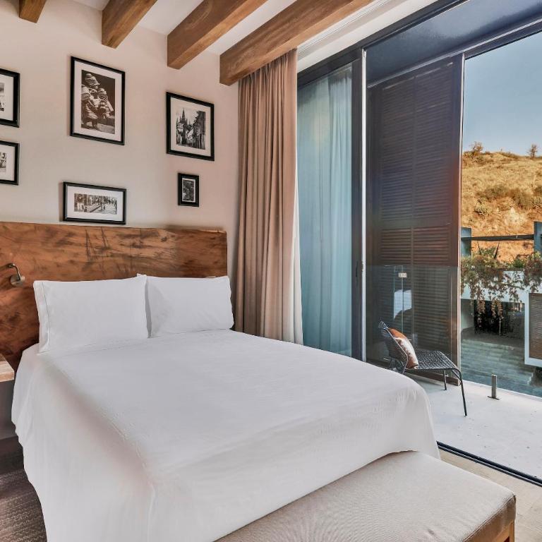 Live Aqua San Miguel de Allende - Deluxe Balcony Patio View 2 Double - 1