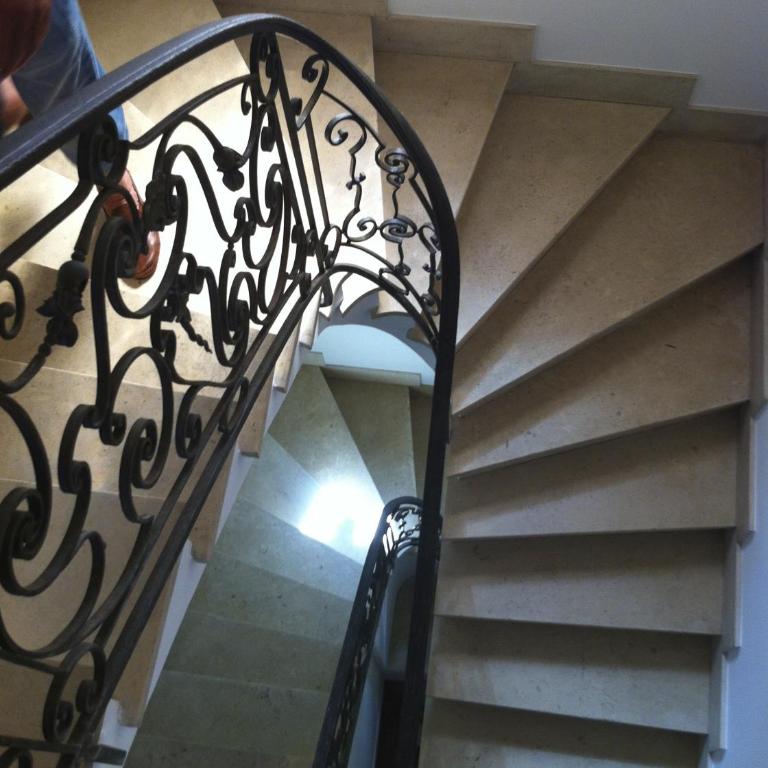 Villa Tricia Cannes - Chambre Lits Jumeaux Économique avec Salle de Bains Commune - 2