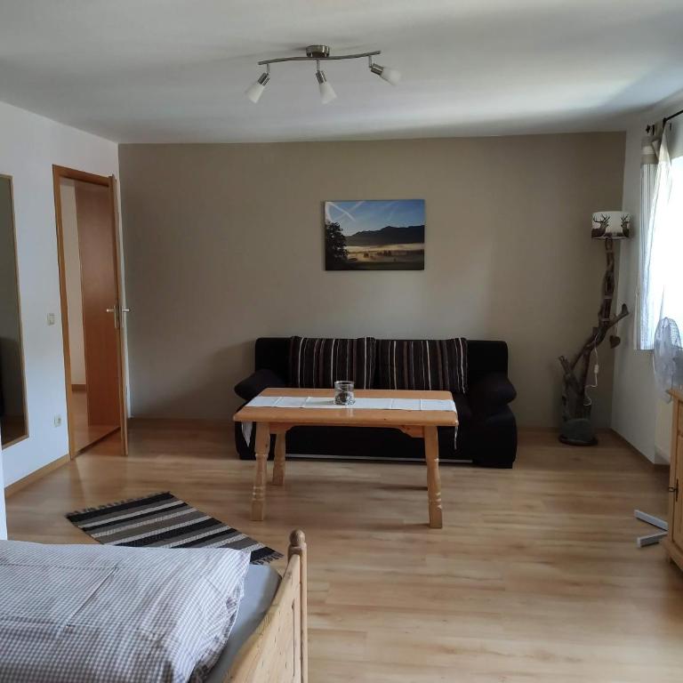 Ferienwohnungen Kral - Apartment mit 2 Schlafzimmern und Balkon - 15