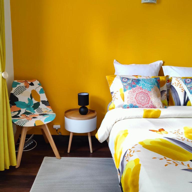 Charming AC 2-bedroom apartment Antibes city center family, couples friendly - Two-Bedroom Apartment - 16