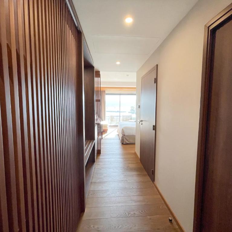 Golden Tulip Porto-Vecchio - Chambre Lit King-Size Deluxe - Vue sur Mer - 6