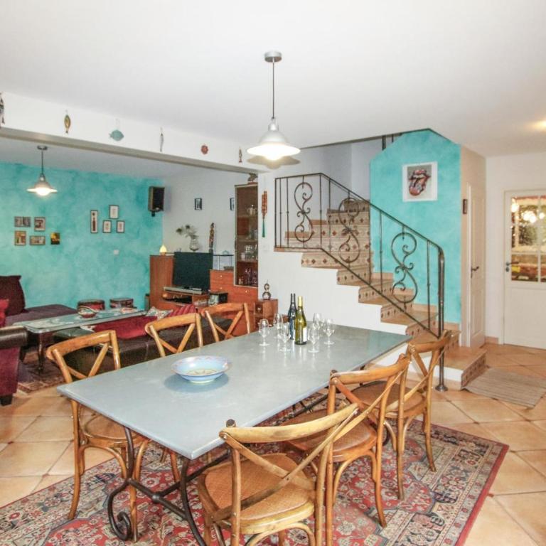 Amazing Home In Martigues - Ferienhaus mit 3 Schlafzimmern - 5
