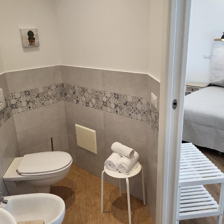 Catalogna10 Rooms - Camera Tripla con Bagno Privato - 4