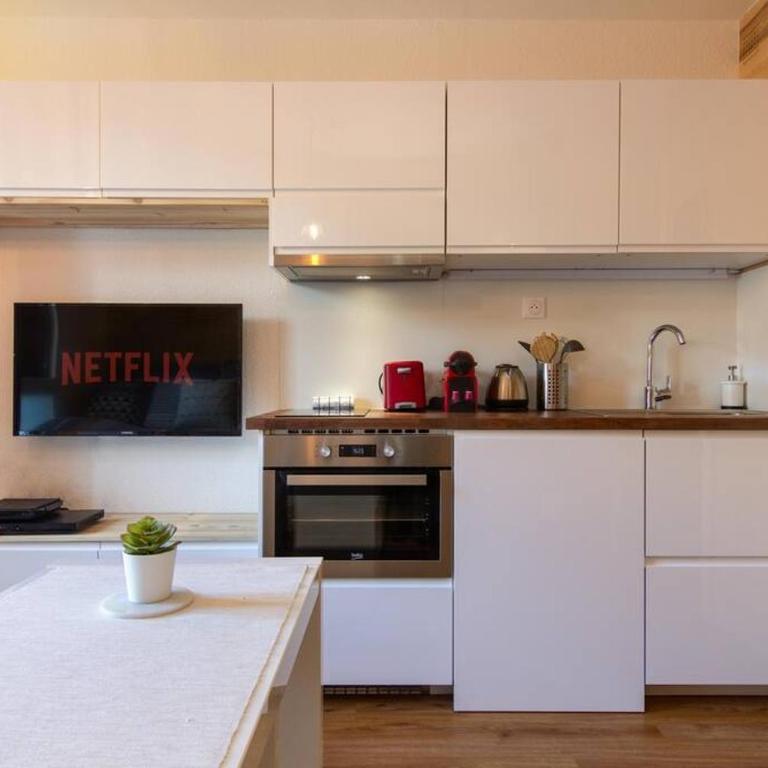 Chailloud - Modern Studio 2pax - Lively Area - TV Wifi - Appartamento con 1 Camera da Letto - 2
