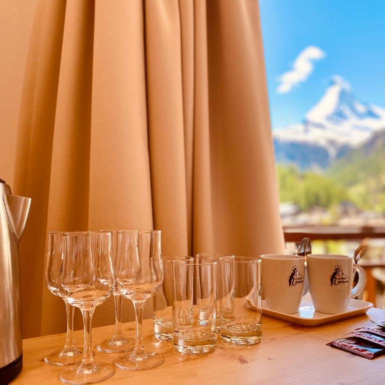 Hotel Capricorn - Deluxe Doppelzimmer mit Blick auf das Matterhorn - 2