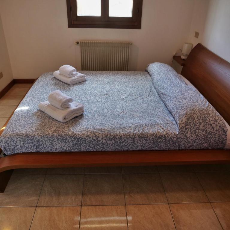 Lounge Del Duca, centralissimo bicamere su due livelli - posto auto a richesta - Appartamento con 2 Camere da Letto - 40