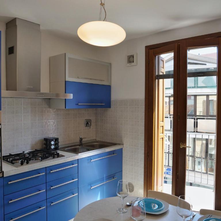 Lounge Del Duca, centralissimo bicamere su due livelli - posto auto a richesta - Appartamento con 2 Camere da Letto - 30