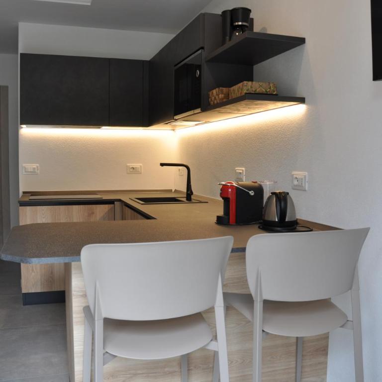 Casa Vacanze - Green Garden - Apartment with Garden View - 12