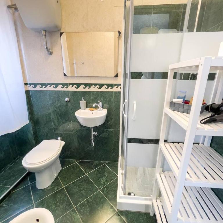 Big Fish Alghero Guesthouse - Camera Matrimoniale con Bagno Privato - 1
