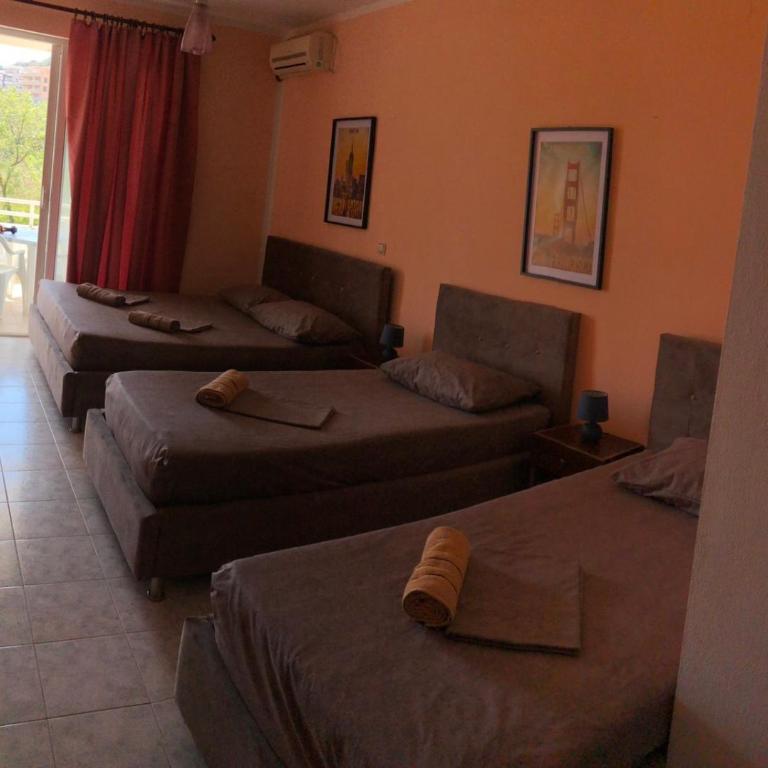 Guest House Green Garden - Quadruple Room with Terrace - 2