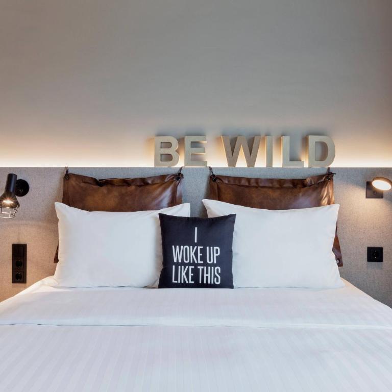 Moxy Munich Ostbahnhof - Zimmer mit Queensize-Bett - 2