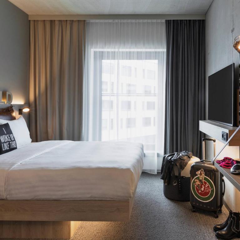 Moxy Munich Ostbahnhof - Zimmer mit Queensize-Bett - 1