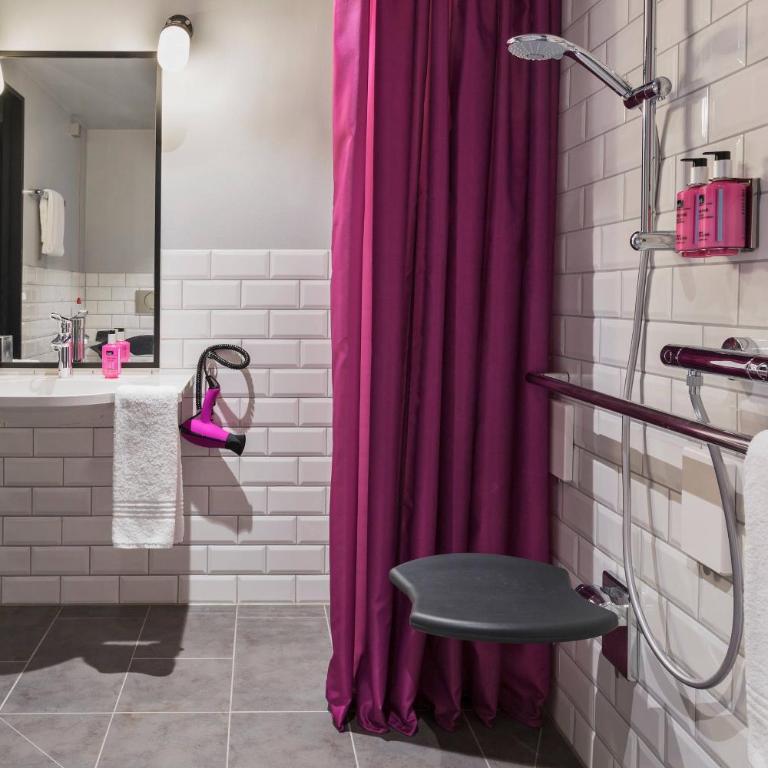 Moxy Munich Ostbahnhof - Zimmer mit Queensize-Bett - 6