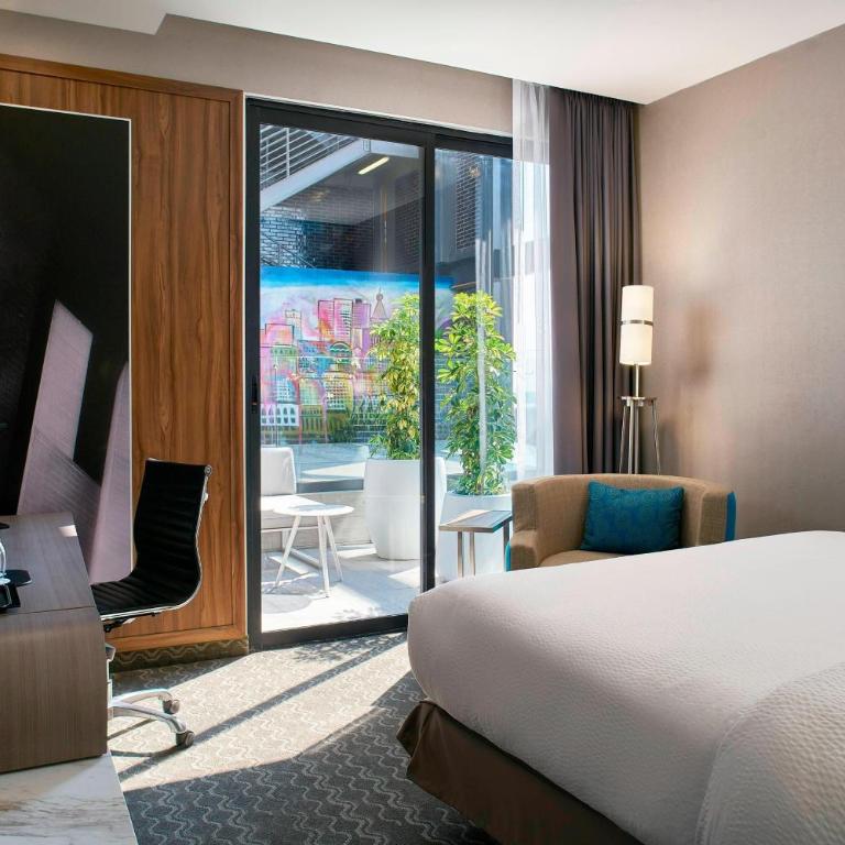 Courtyard by Marriott Mexico City Toreo - Single Room With One King Bed - 1