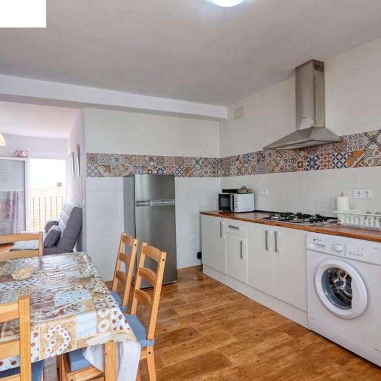 Alojamiento Gardenia 200m de la playa, Aire Acondicionado WiFi y WiFi solo familias y parejas - Casa de 2 dormitorios - 13
