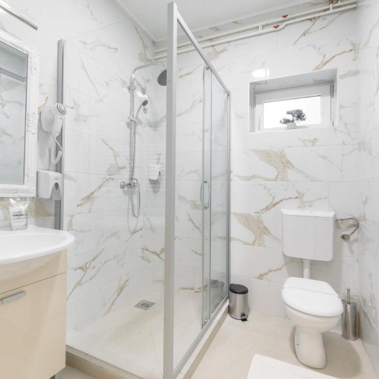 DuMalux Royal - Two-Bedroom Apartment - 22